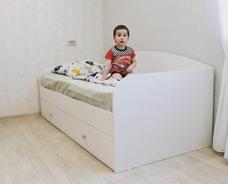 Кровать Умка 190х90 + стеллаж-перегородка для зонирования от Династия Kids